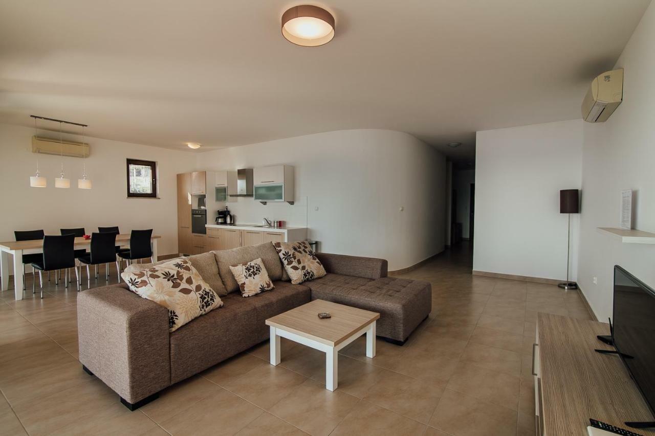 Vista Residence แฮร์เซ็ก-โนวี ภายนอก รูปภาพ