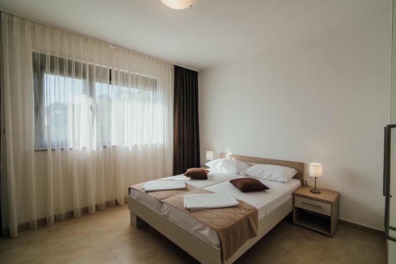 Vista Residence แฮร์เซ็ก-โนวี ภายนอก รูปภาพ